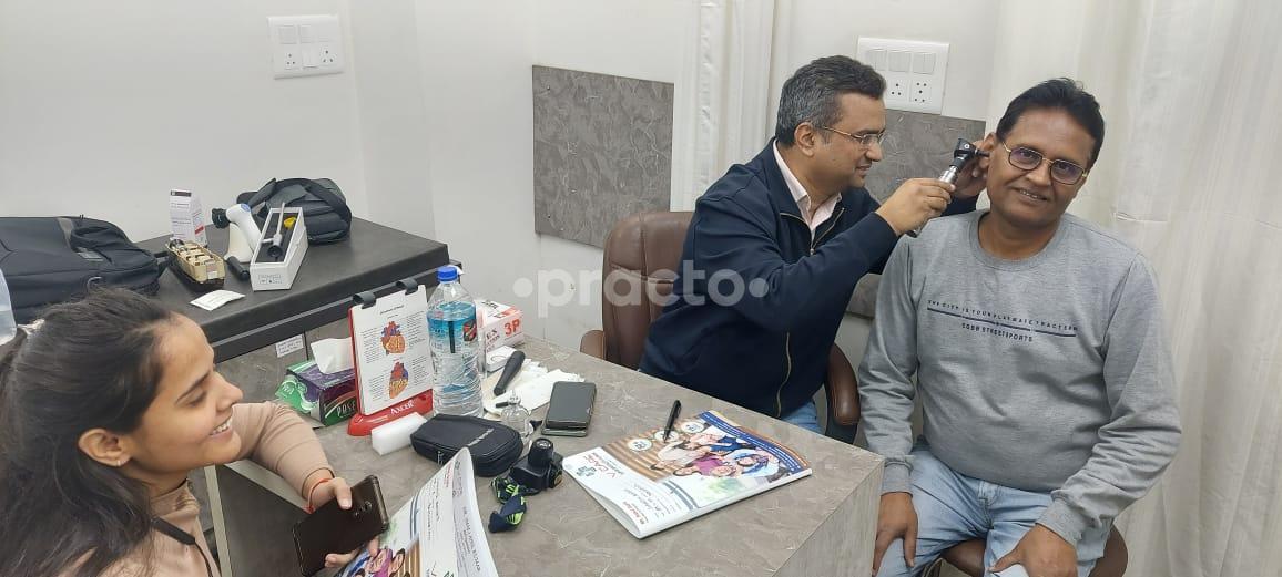 Consultation Room at V-Care Super Speciality Moti Nagar Delhi