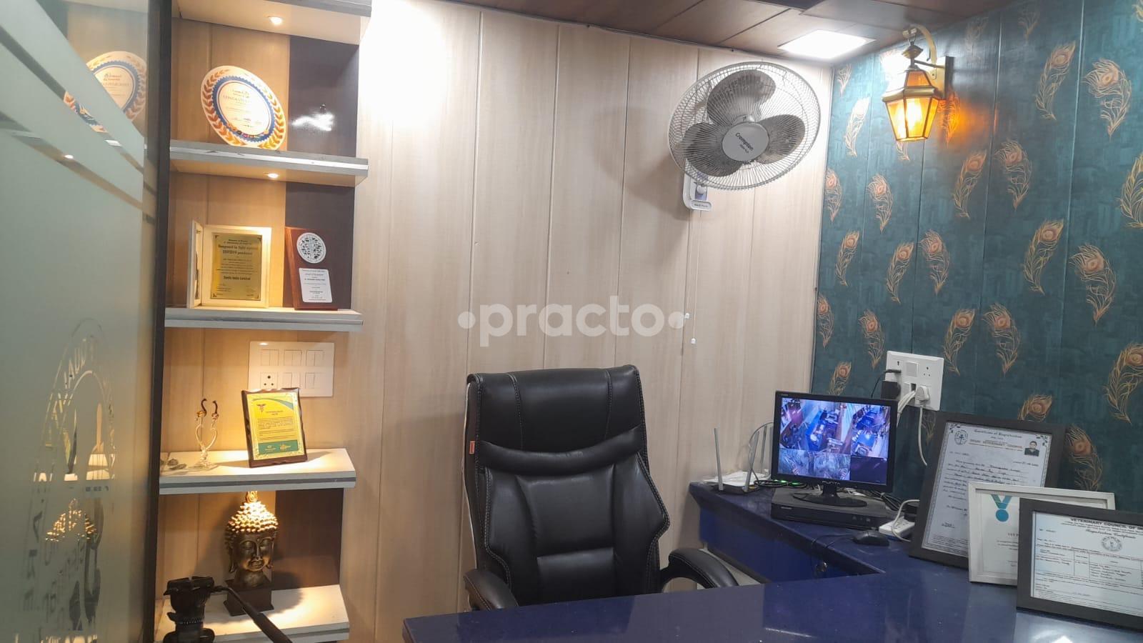 Waiting Area at Vet Pro Dog and Cat Clinic Alpha I Greater Noida