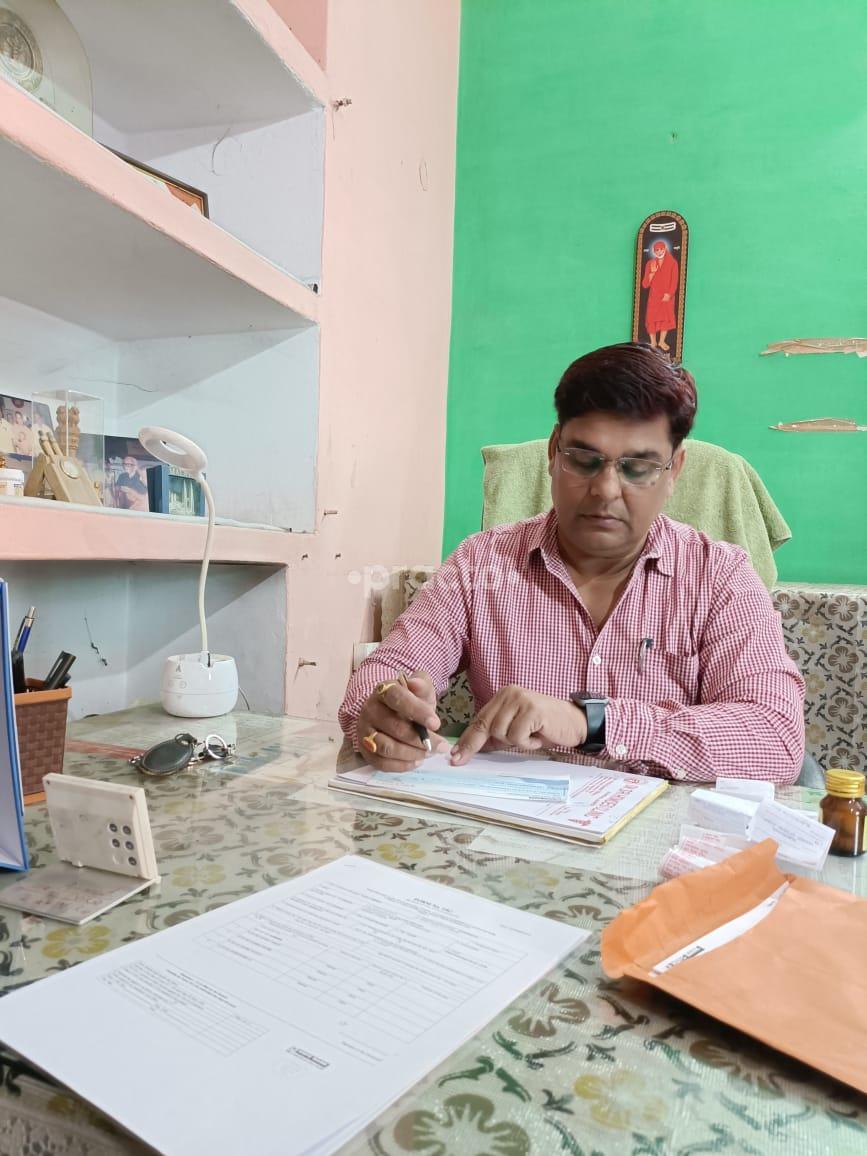 Consultation Room at Sainath Homoeopathic Chikisthalay Jhunsi Allahabad