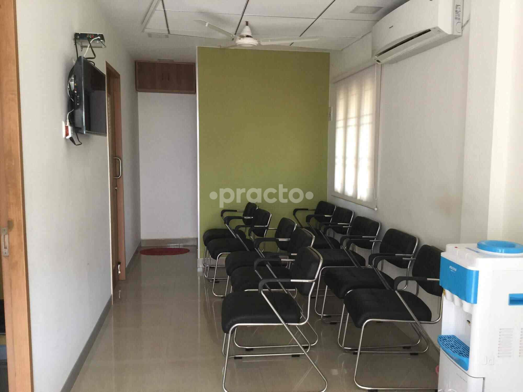Waiting Area at Dr. Renuka Agarwal Clinic Model Town 2 Delhi