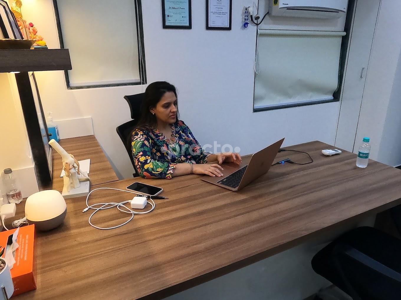 Consultation Room at Dr Minal's Women's Clinic Andheri West Mumbai