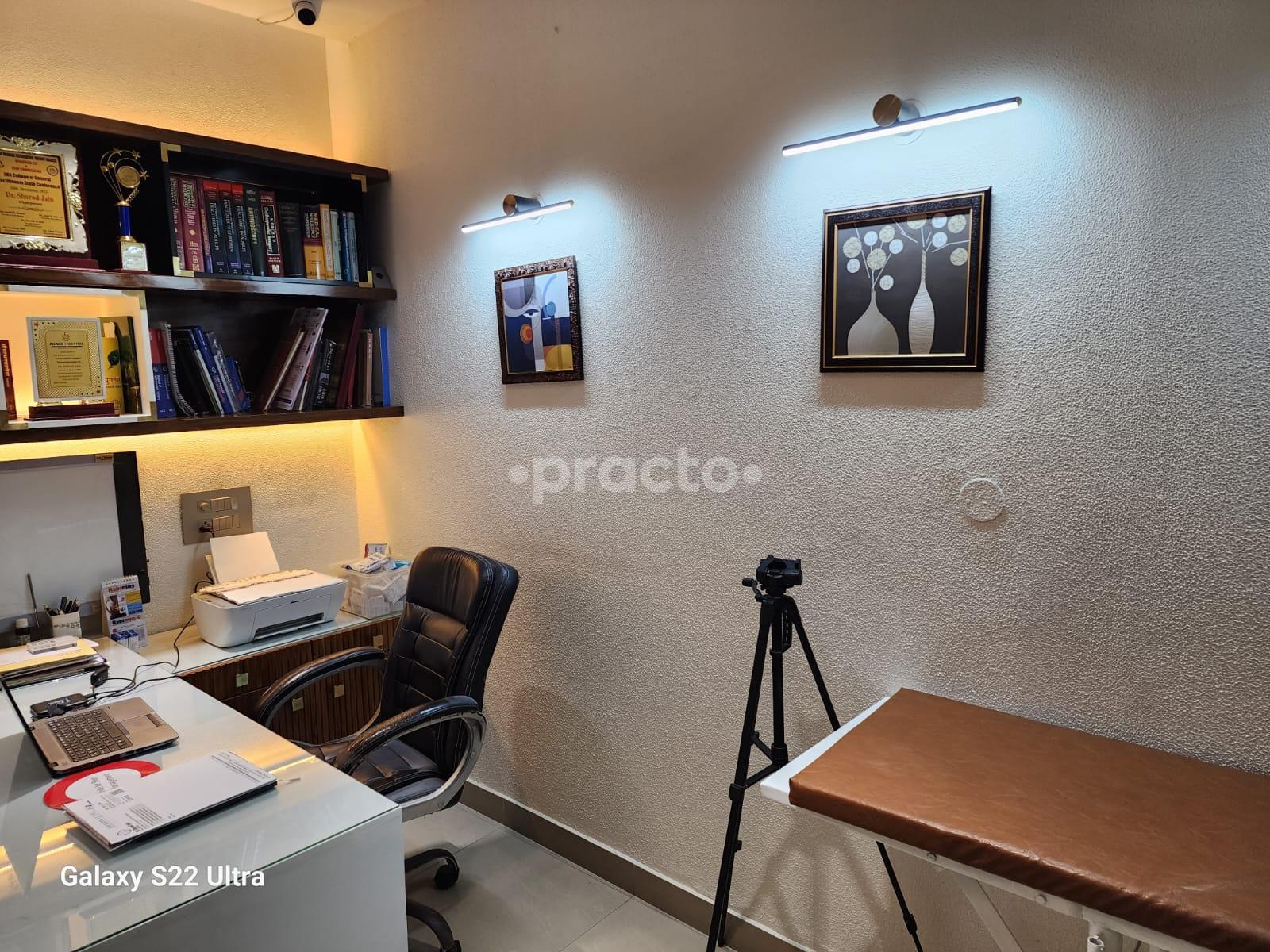 Consultation Room at Ish Kripa Clinic Shastri Nagar Meerut