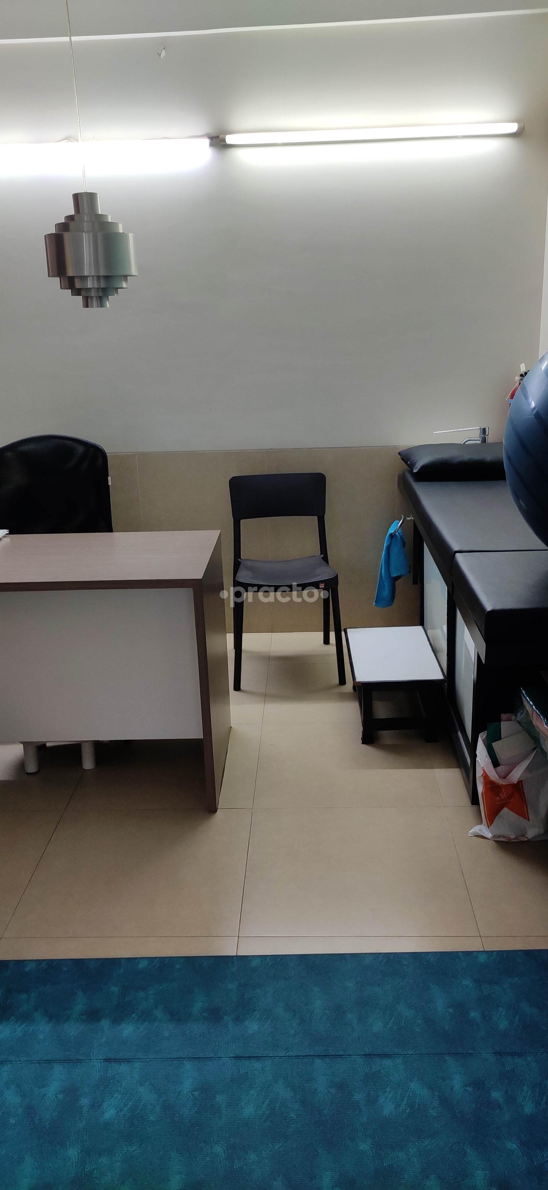 Consultation Room at Vidya Clinic  Vileparle West Mumbai
