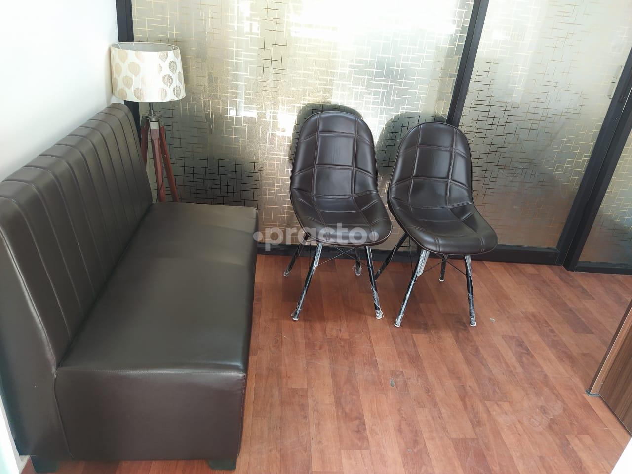 Waiting Area at Bhavyam Orthopaedic And Chest Clinic Sushant Lok I Gurgaon