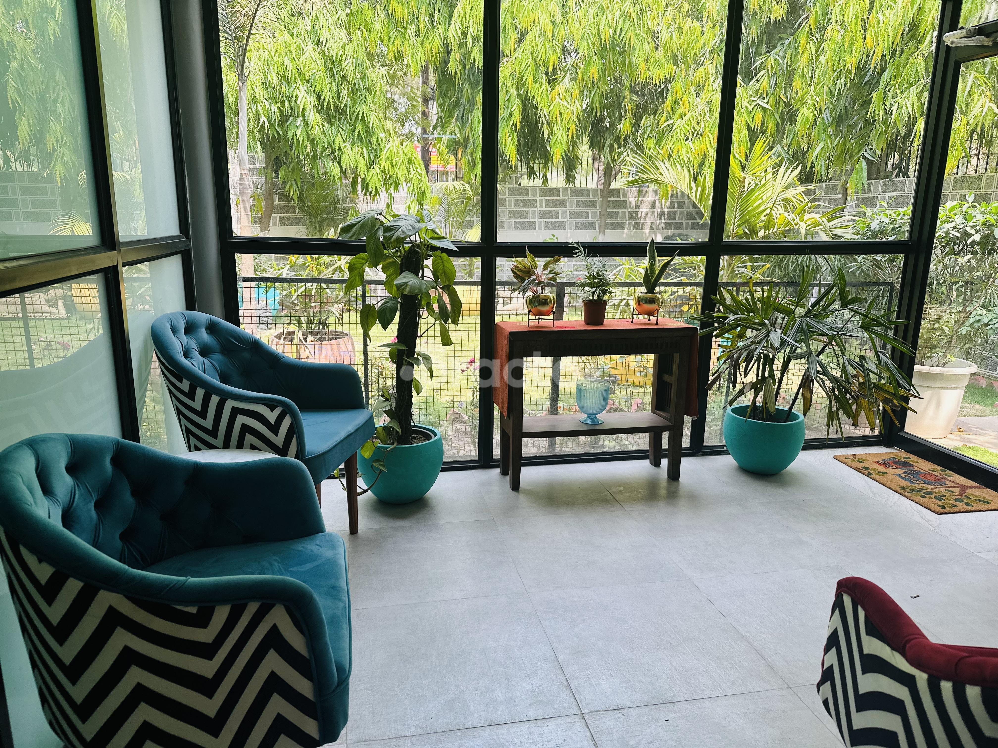 Waiting Area at Tooth Whisperer Sector 28 Noida