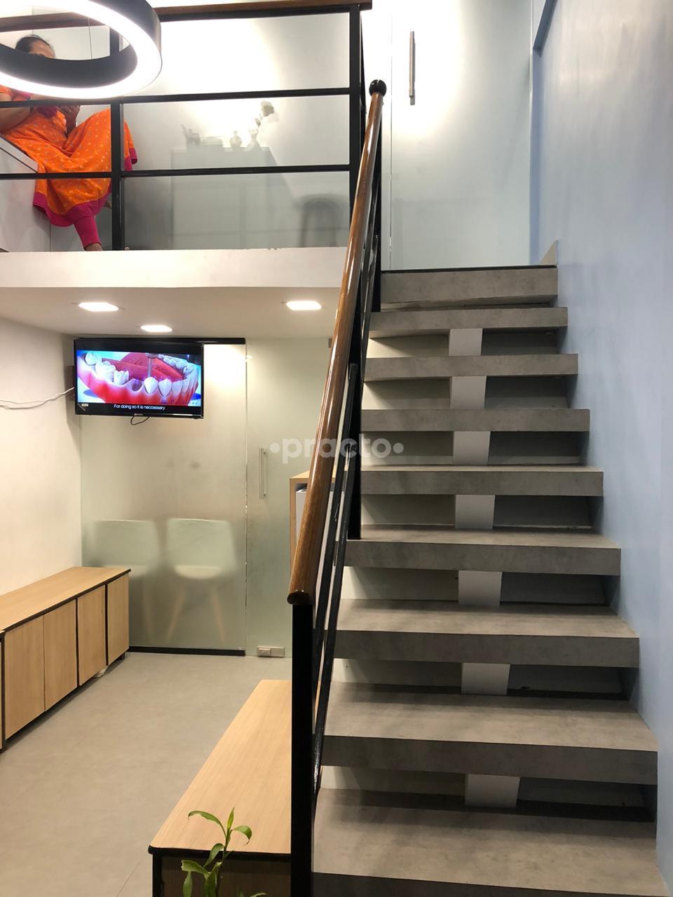Outside Area at Your Smile Dental Clinic Prabhadevi Mumbai