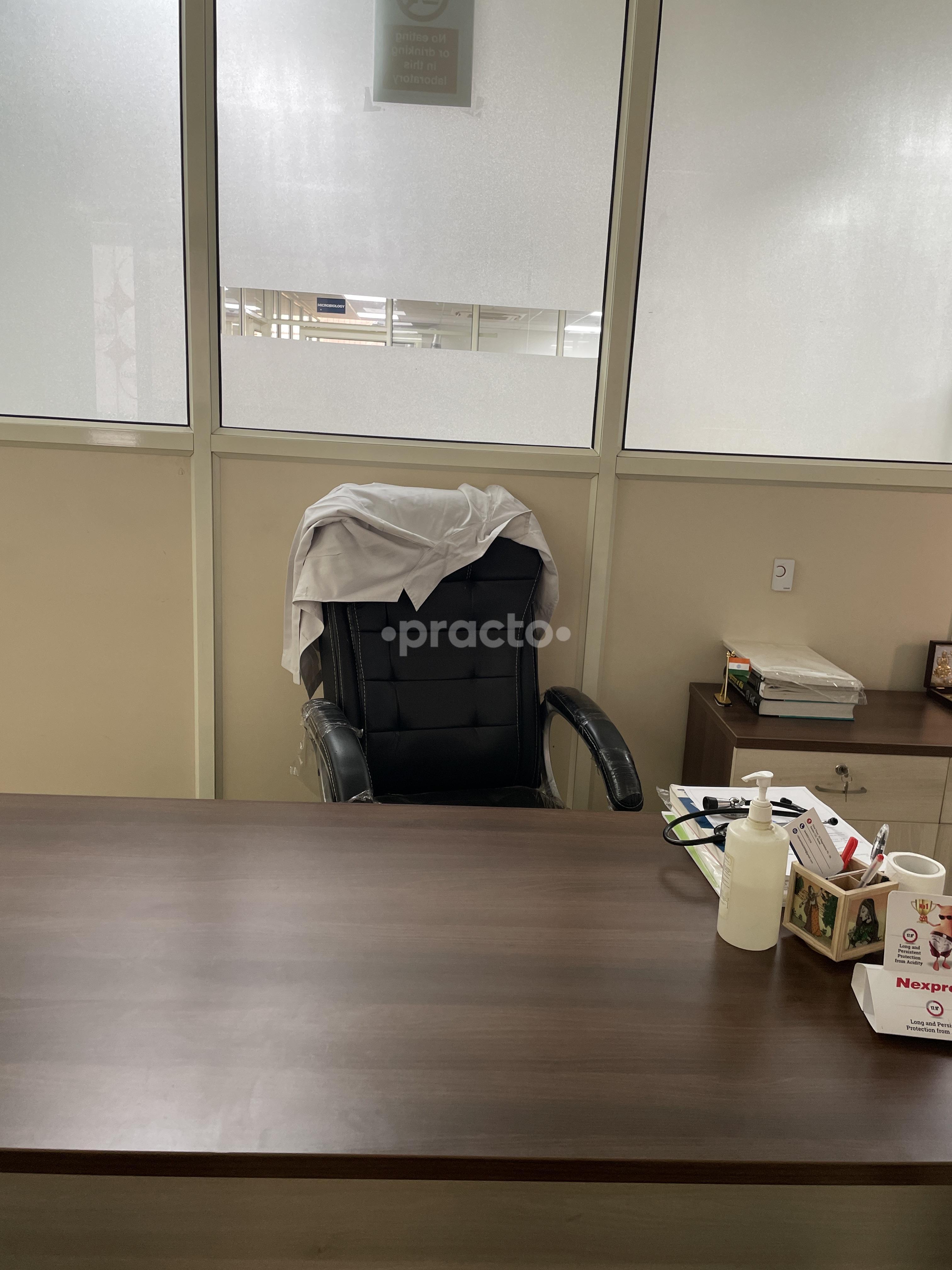 Reception Area at Maxbliss Multi Speciality Clinic Sector 120 Noida