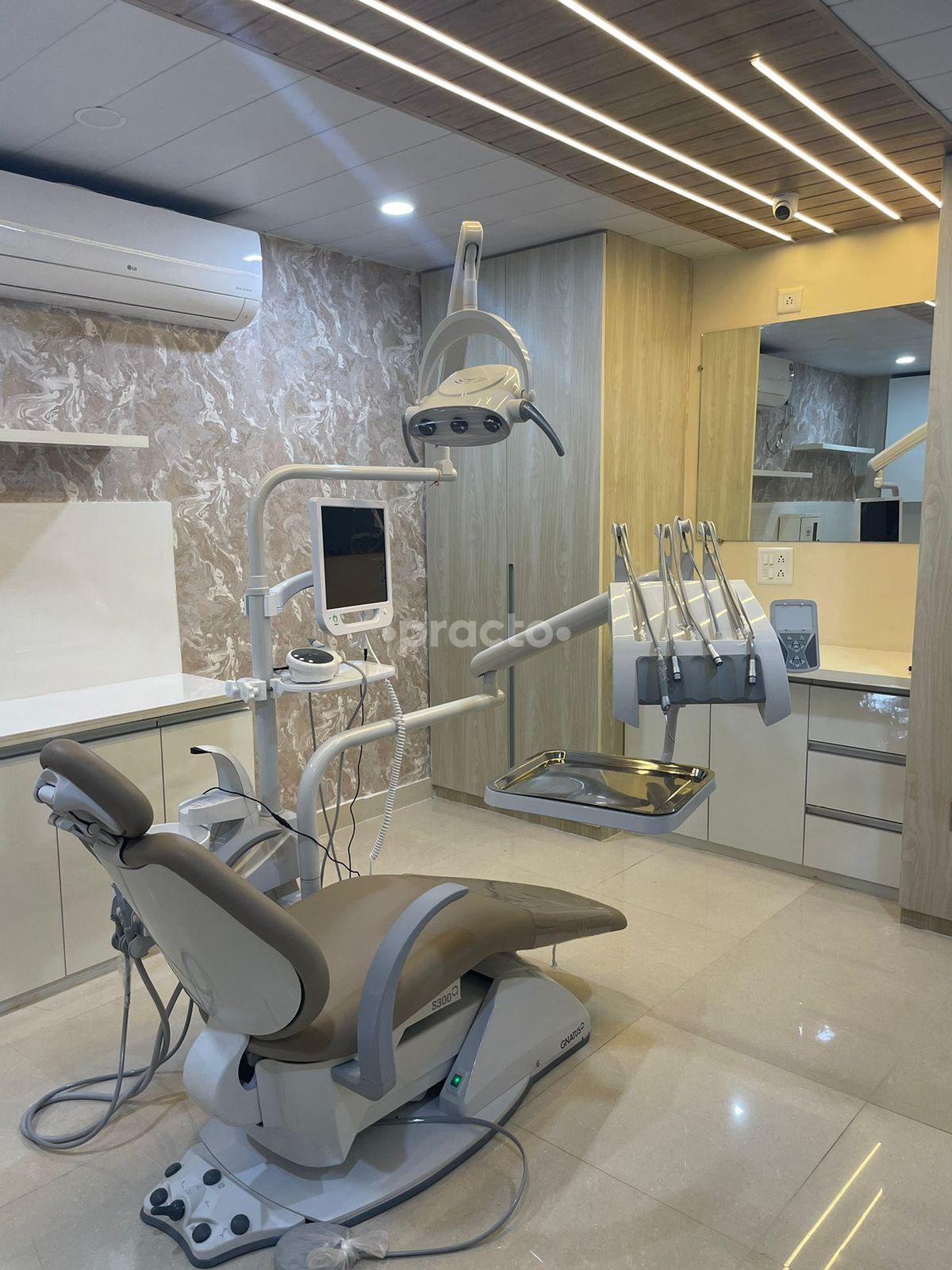 Consultation Room at A'Lune Dental Gaur City Noida
