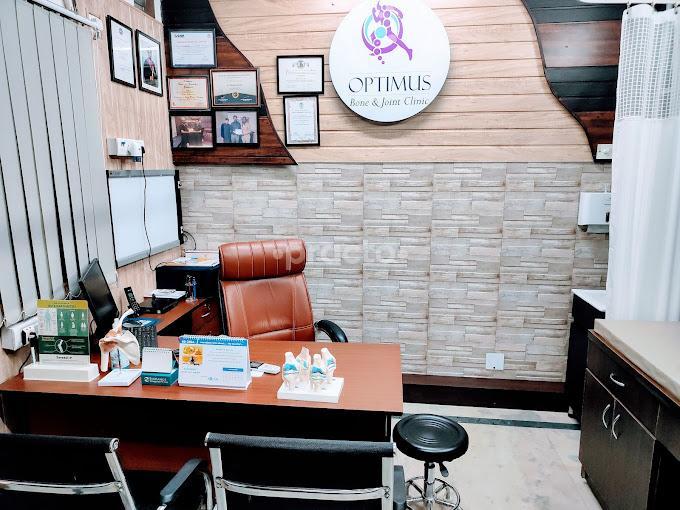 Consultation Room at Optimus Bone and Joint Clinic Lajpat Nagar 4 Delhi