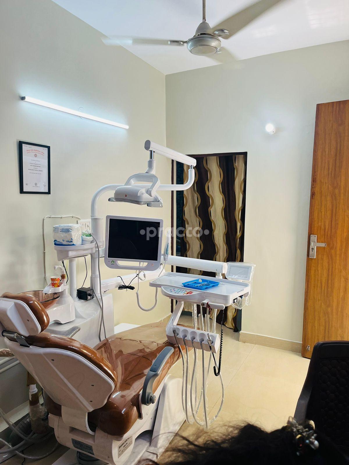 Equipment Area at Shri Krishna Dental Clinic Saket Delhi