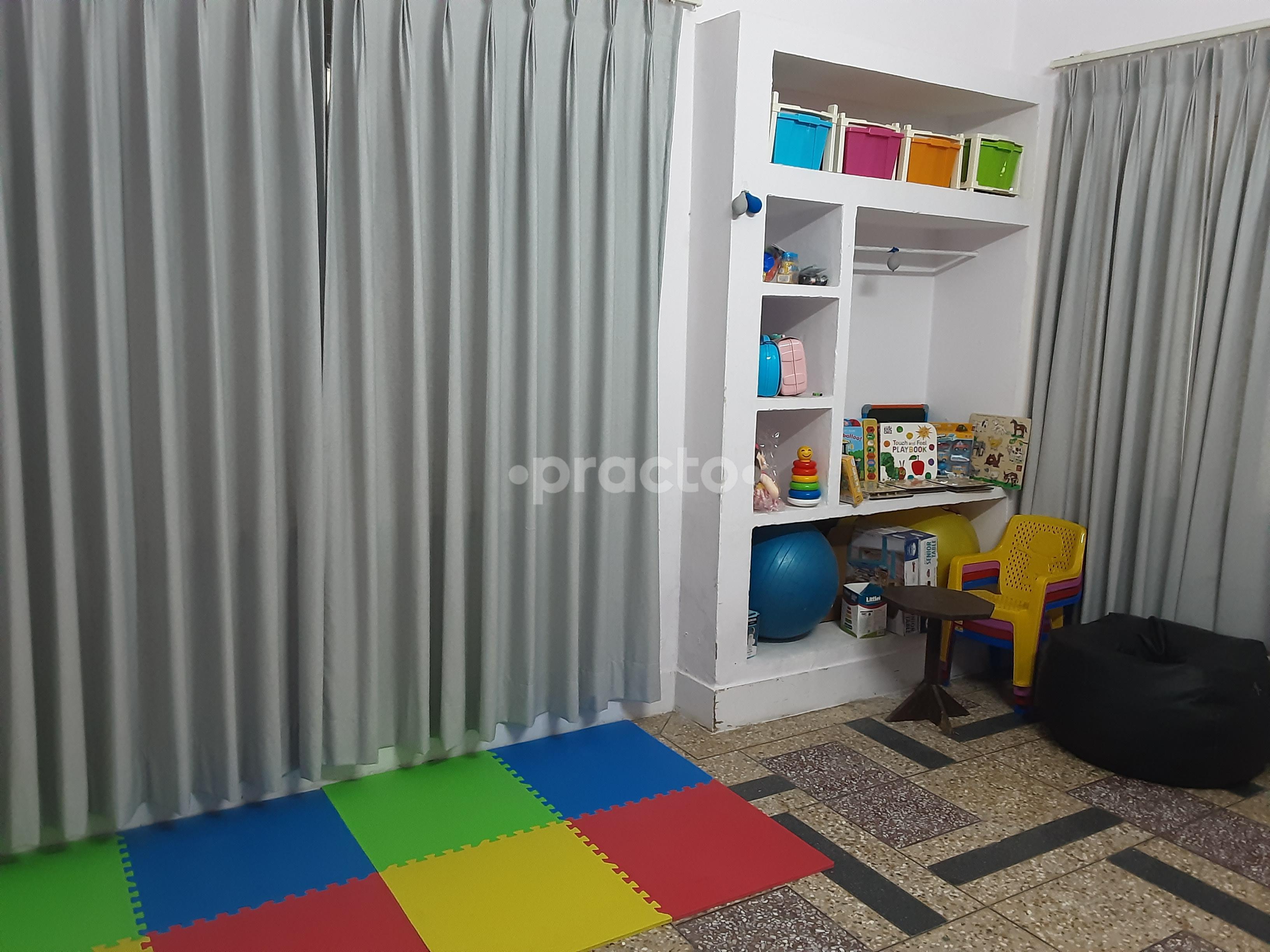 Therapy/Massage Room at Communate Speech And Hearing Clinic Civil Line Agra