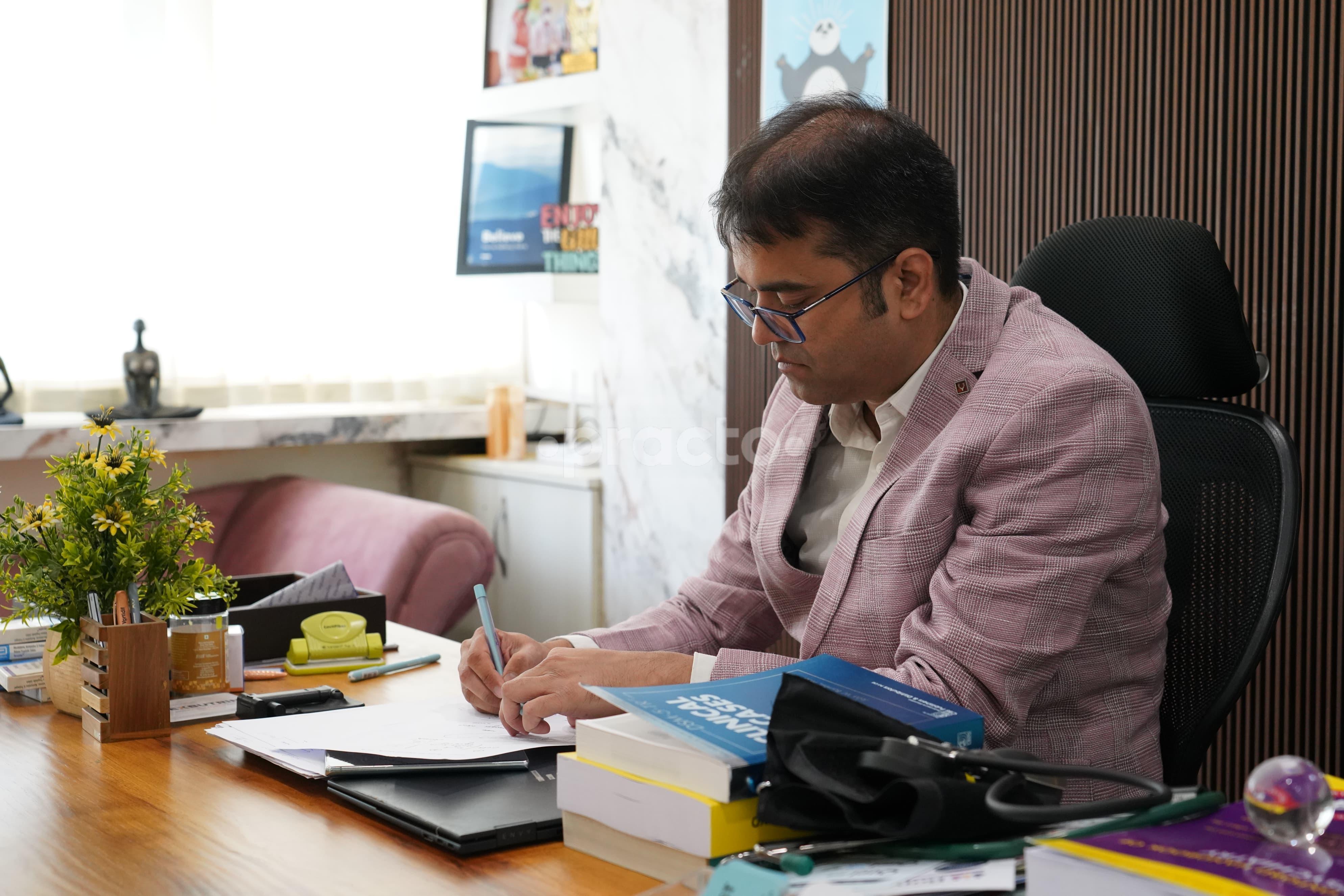 Consultation Room at Delhi Global Mind Clinic Shalimar Bagh Delhi