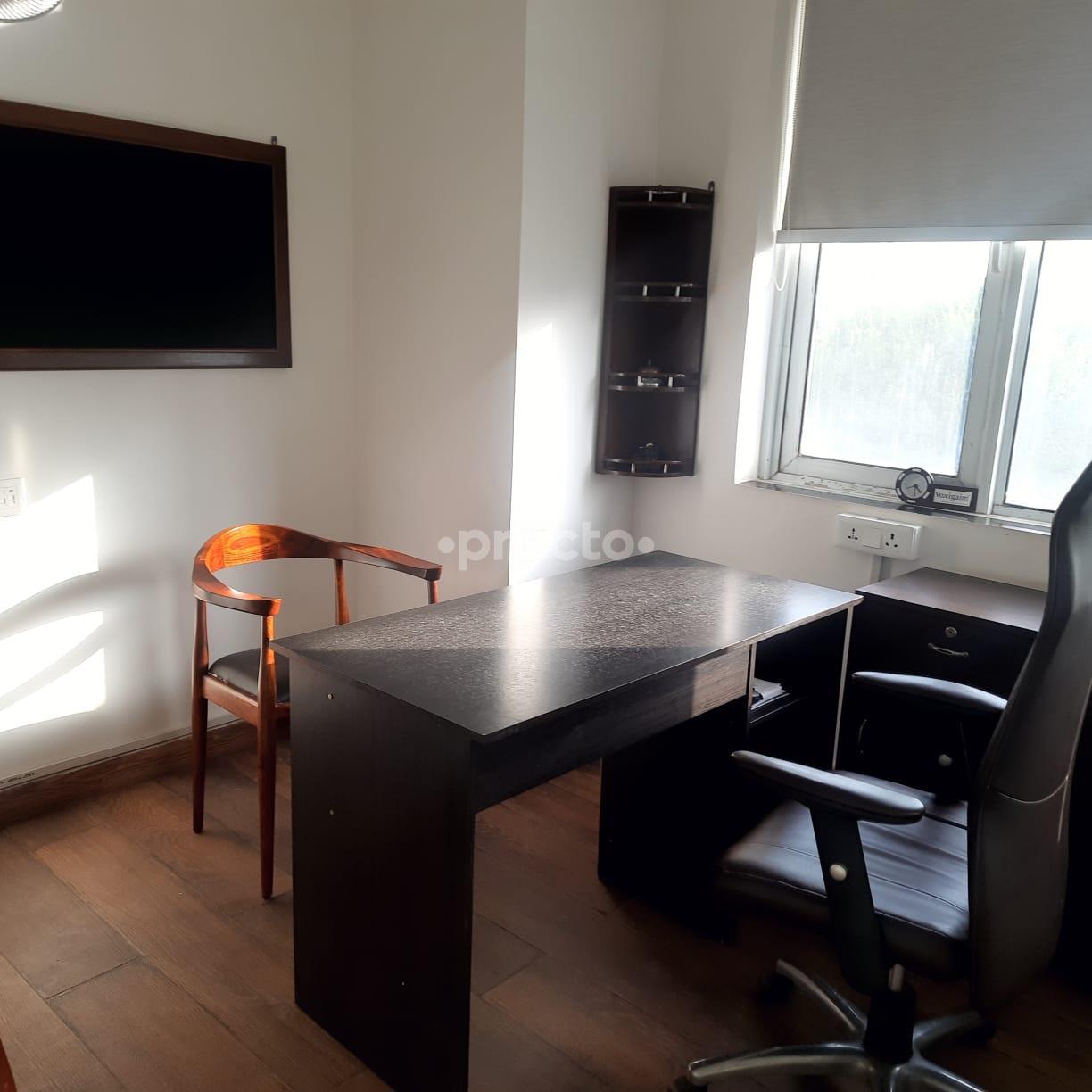 Consultation Room at Santulan Clinic Gurgaon Sector 53 Gurgaon