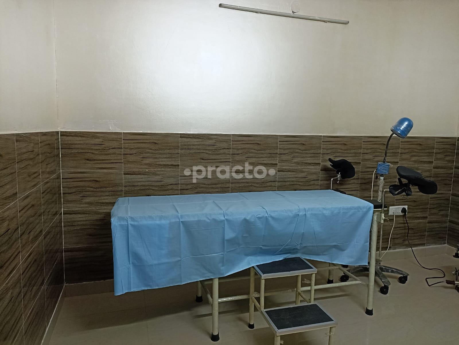 Operation Room at Dr Madhavi 's Gynae Care Clinic Mayur Vihar Ph-II Delhi