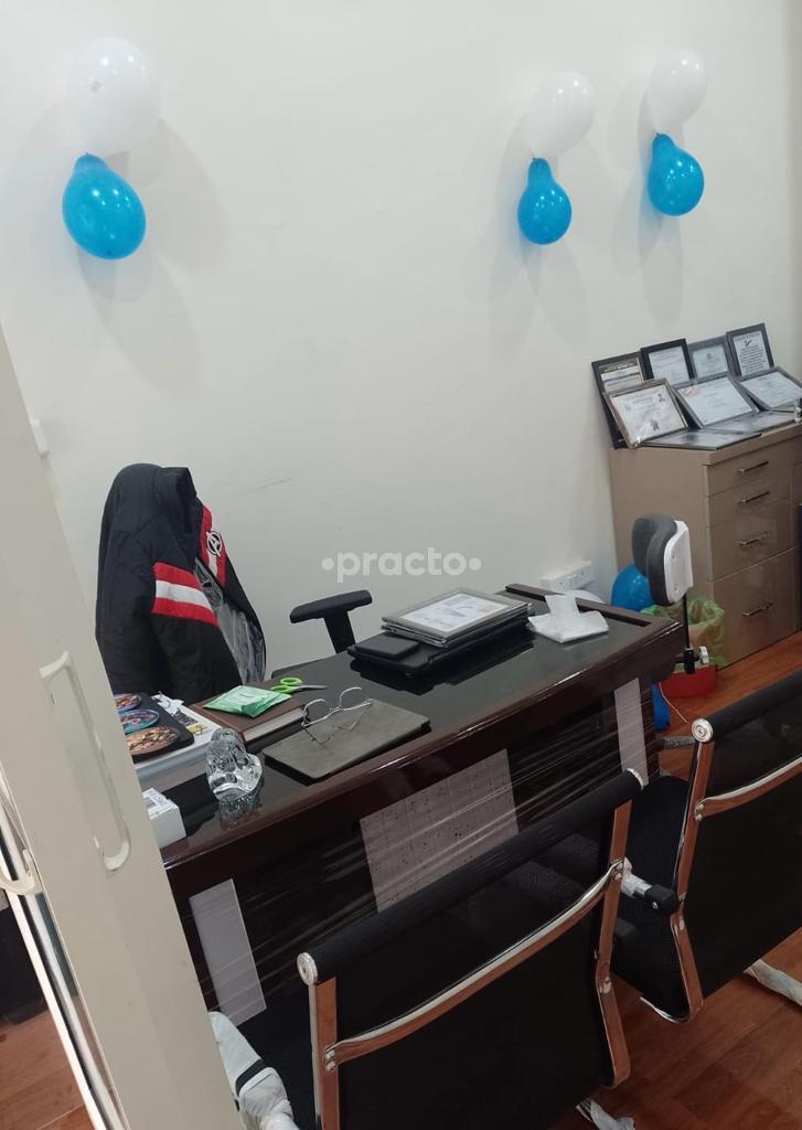 Consultation Room at Adiyogi Dentcare Crossings Republik Ghaziabad