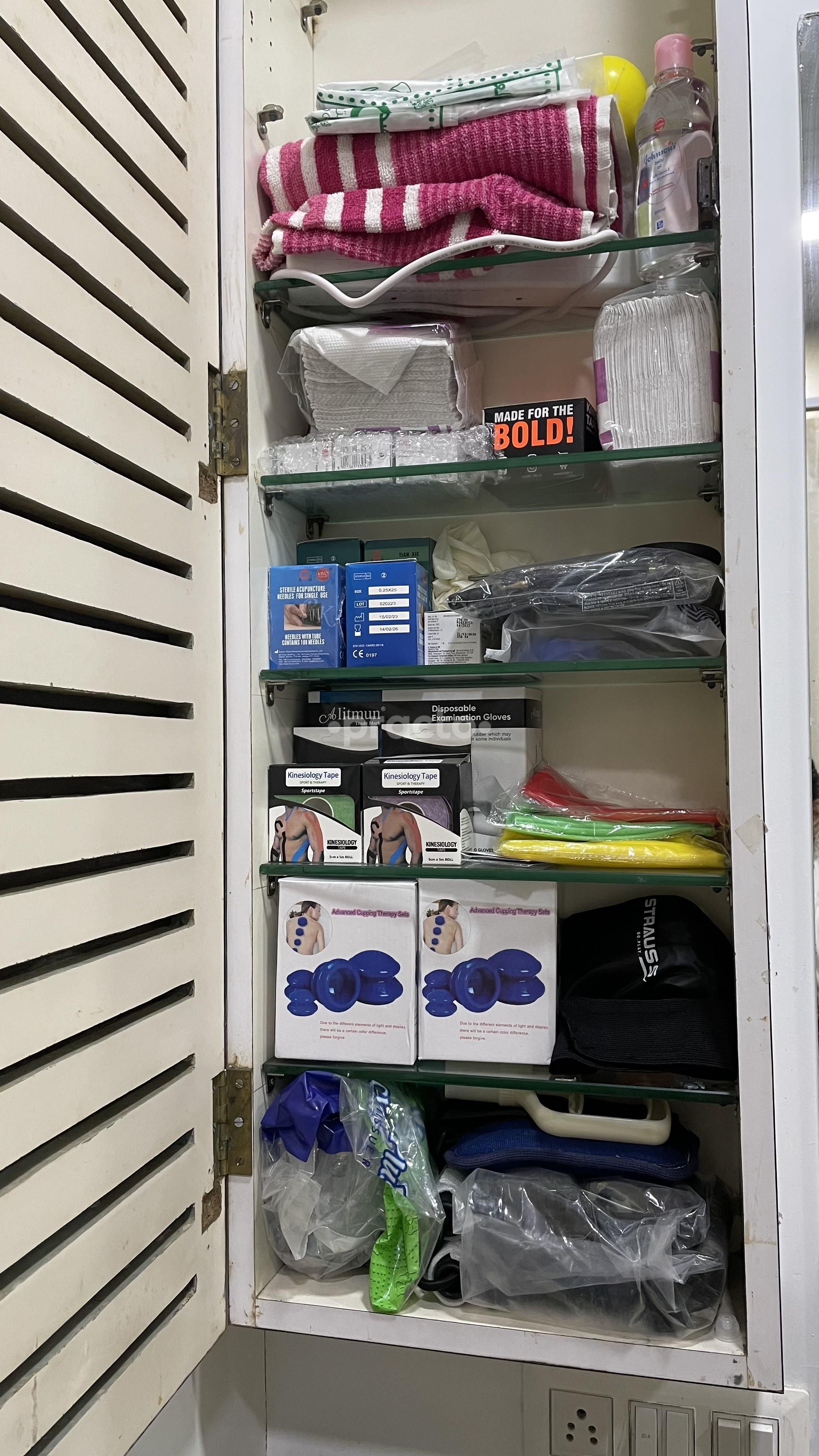 Equipments at Dr. Zoya's Shaffi Physiotherapy Clinic Thane West Thane