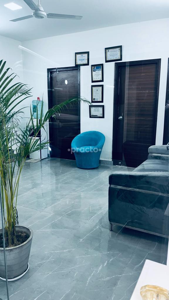 Waiting Area at Dental Defenders Sector 45 Noida