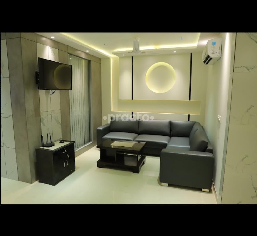 Waiting Area at Suma Sudhir Health Care & Delhi Centre For Advanced Saraswati Vihar Delhi