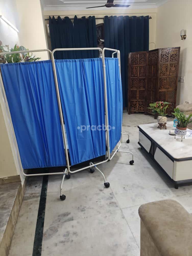 Consultation Room at Dr. Kochhar Hospital Malviya Nagar Delhi