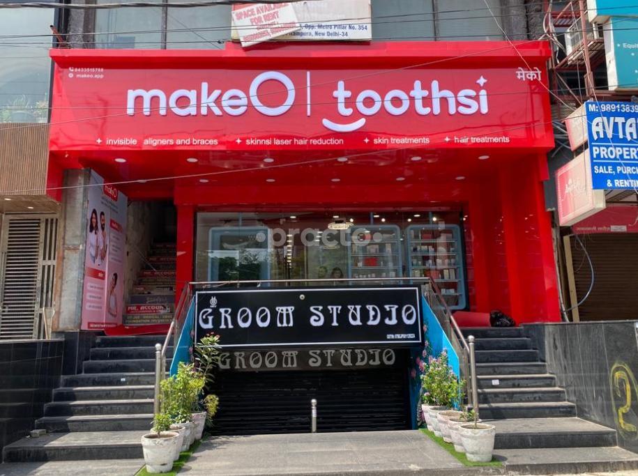 Outside Area at makeO toothsi Pitampura Delhi