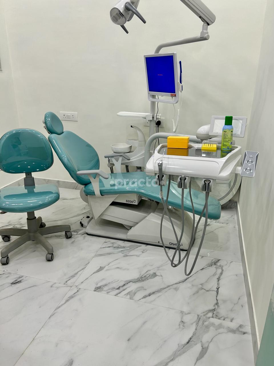 Consultation Room at On Point Dental And Aesthetics Gurgaon Sector 65 Gurgaon