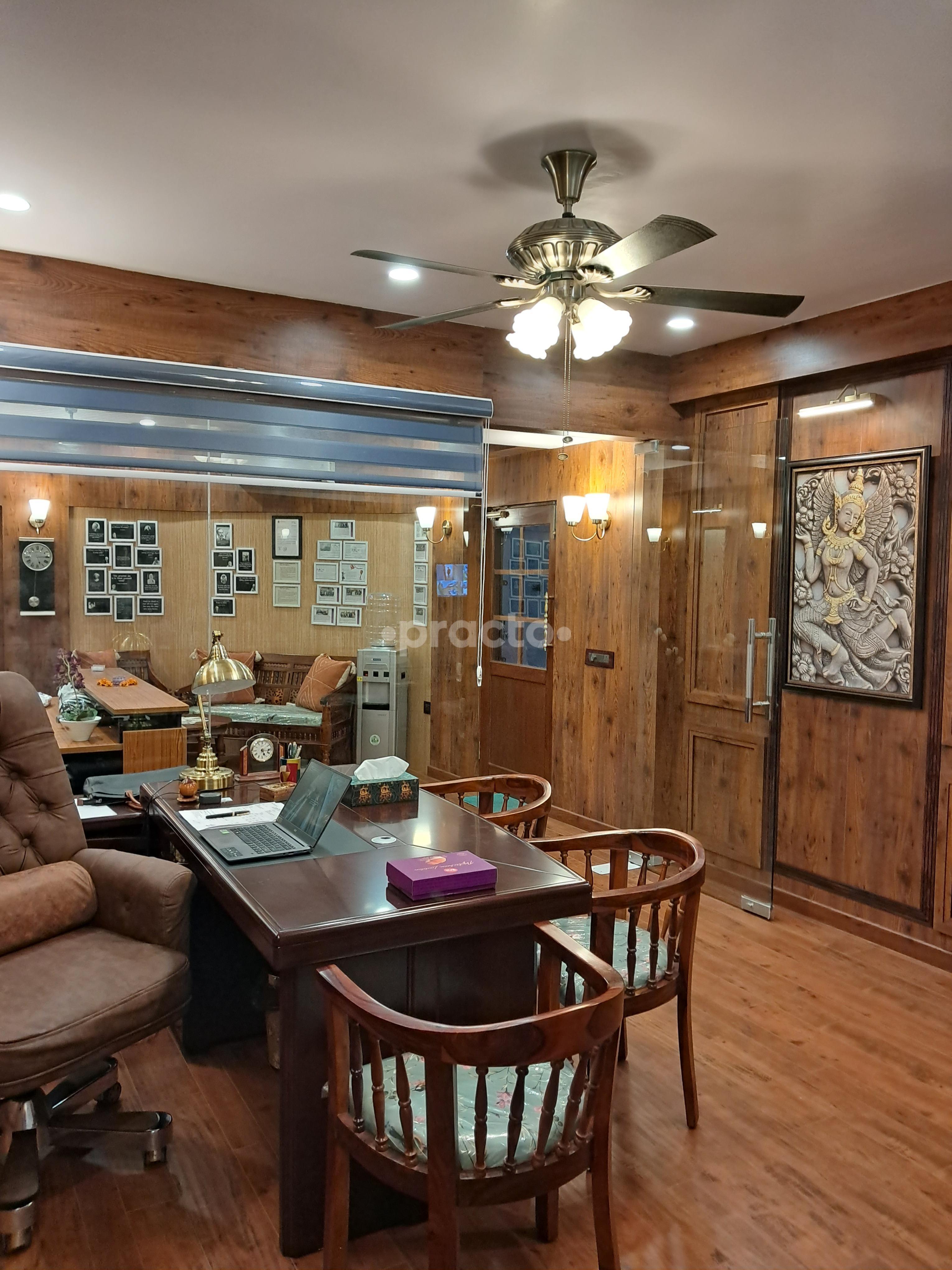 Consultation Room at Dr Manu's Psychiatric Care Mahanagar Lucknow