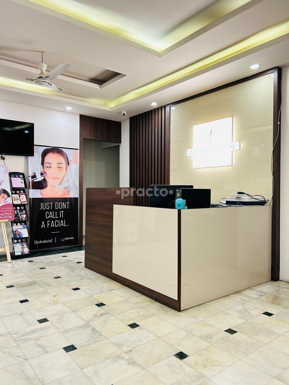 Reception Area at The Skin House Sector 28 Faridabad