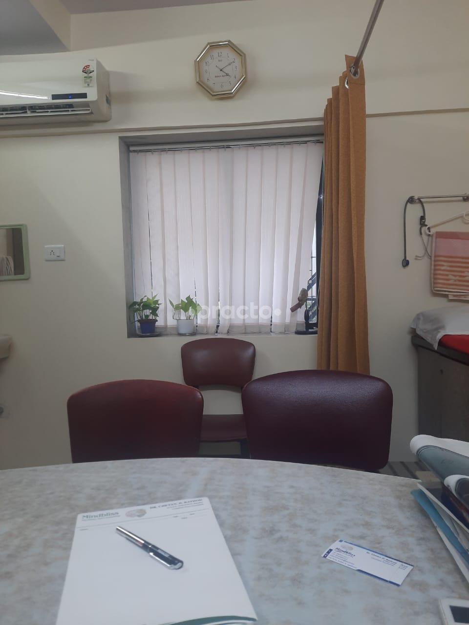 Consultation Room at Dr. Chetan D Rathod Clinic Vileparle West Mumbai