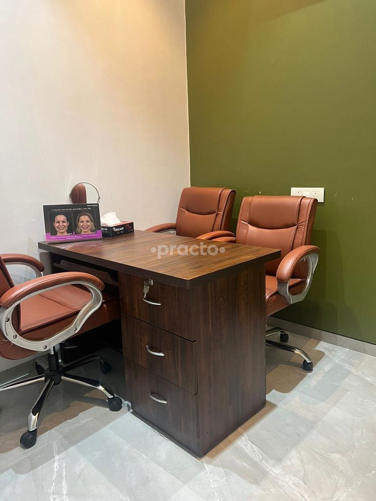 Consultation Room at Archana Wellness Clinic Santacruz West Mumbai