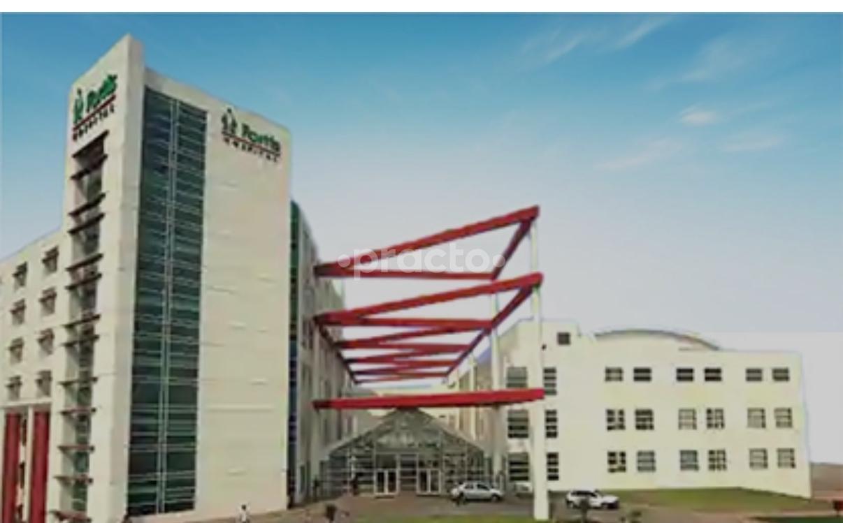 Outside Area at Dr. Anita Malik Clinic Noida-Sector-62 A Noida