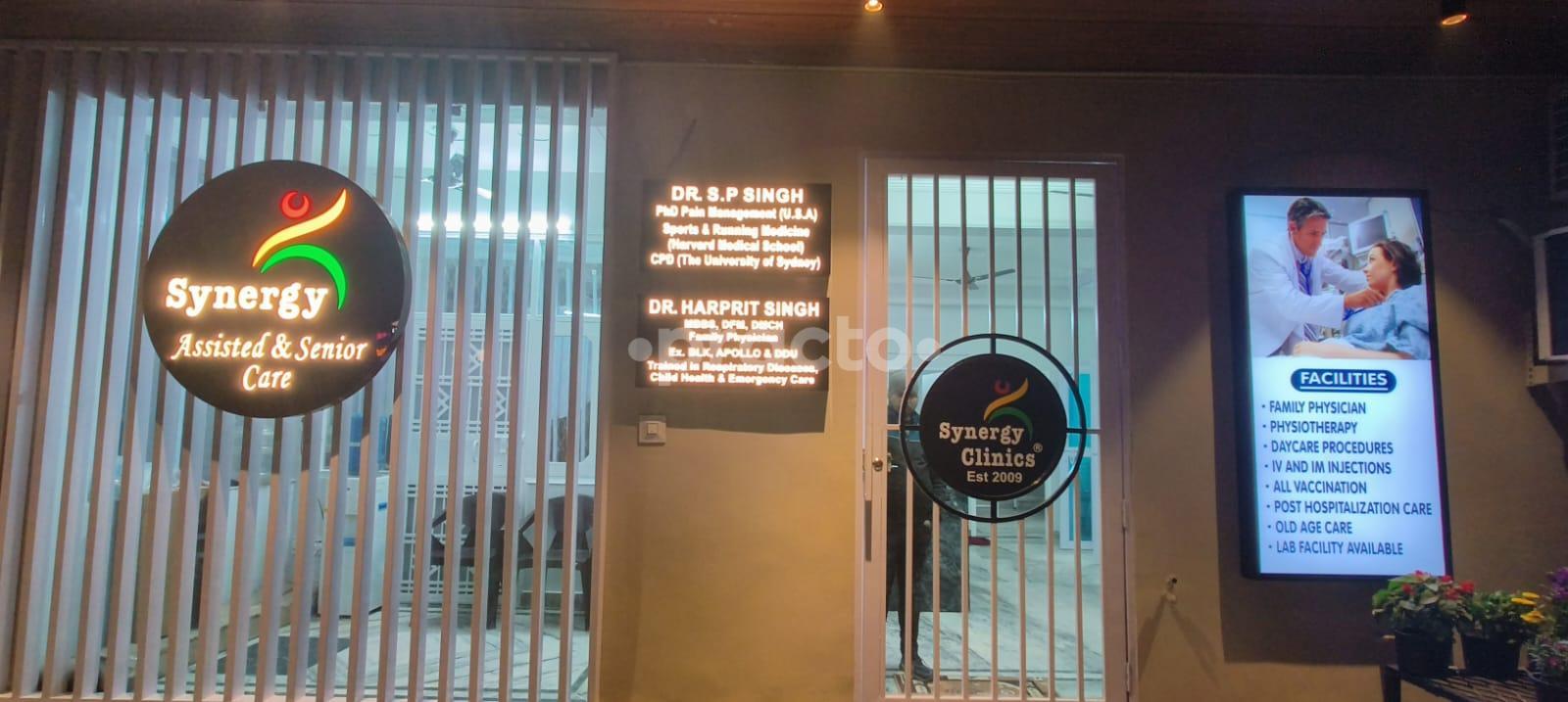 Establishment board at Synergy Clinics Subhash Nagar Delhi