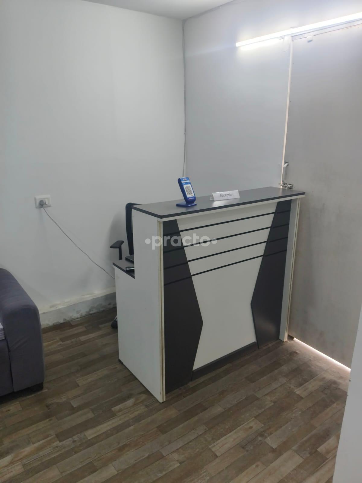 Waiting Area at Primo Vasu Healthcare Sector 116 Noida