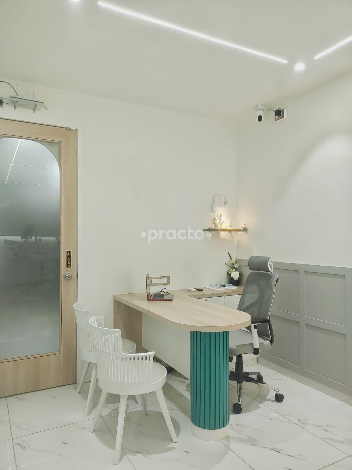 Consultation Room at Hindlekar's Dental Clinic Balewadi Pune