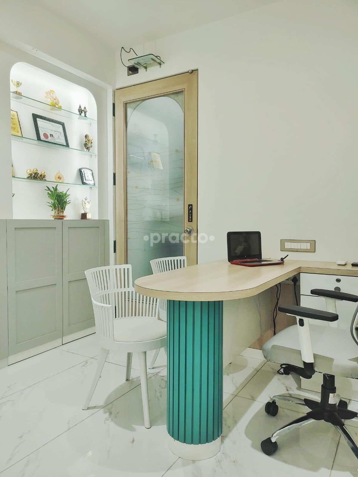 Consultation Room at Hindlekar's Dental Clinic Balewadi Pune