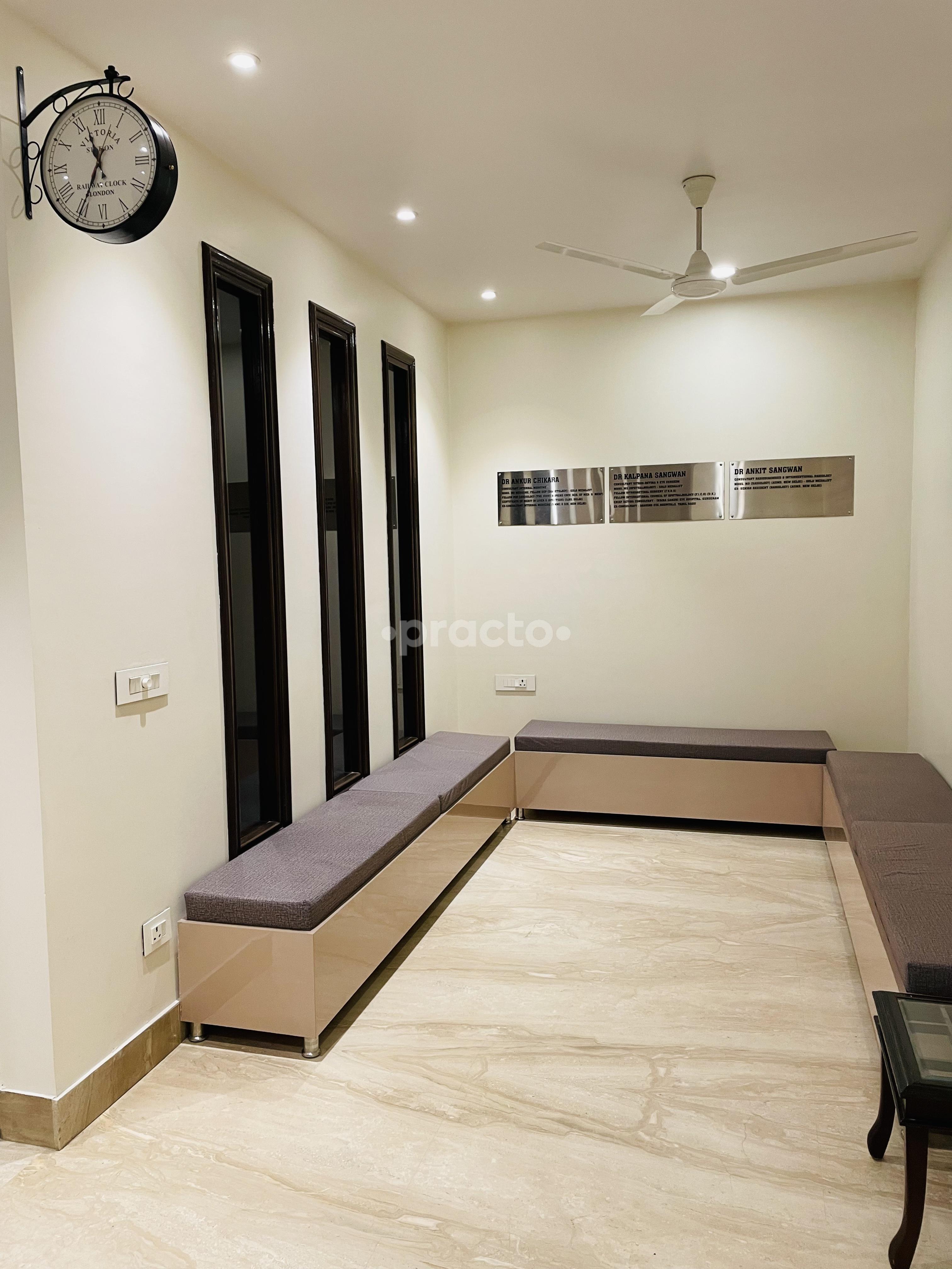 Waiting Area at Ekaayi Visioncare Eye Center Mansarover Garden Delhi
