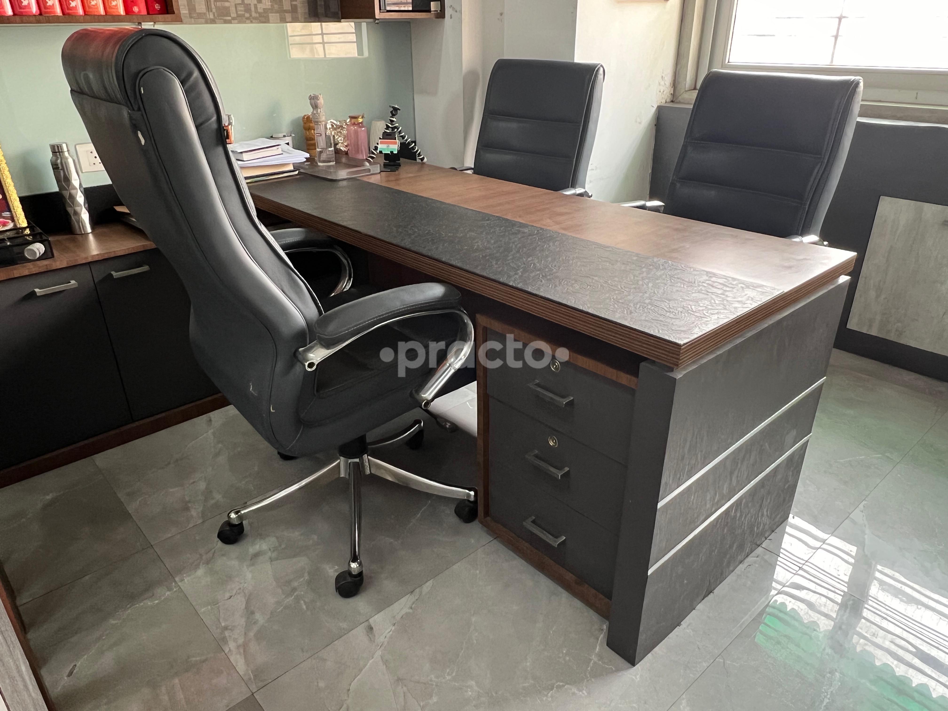 Consultation Room at Rida E Noor Clinic IP Extension Delhi
