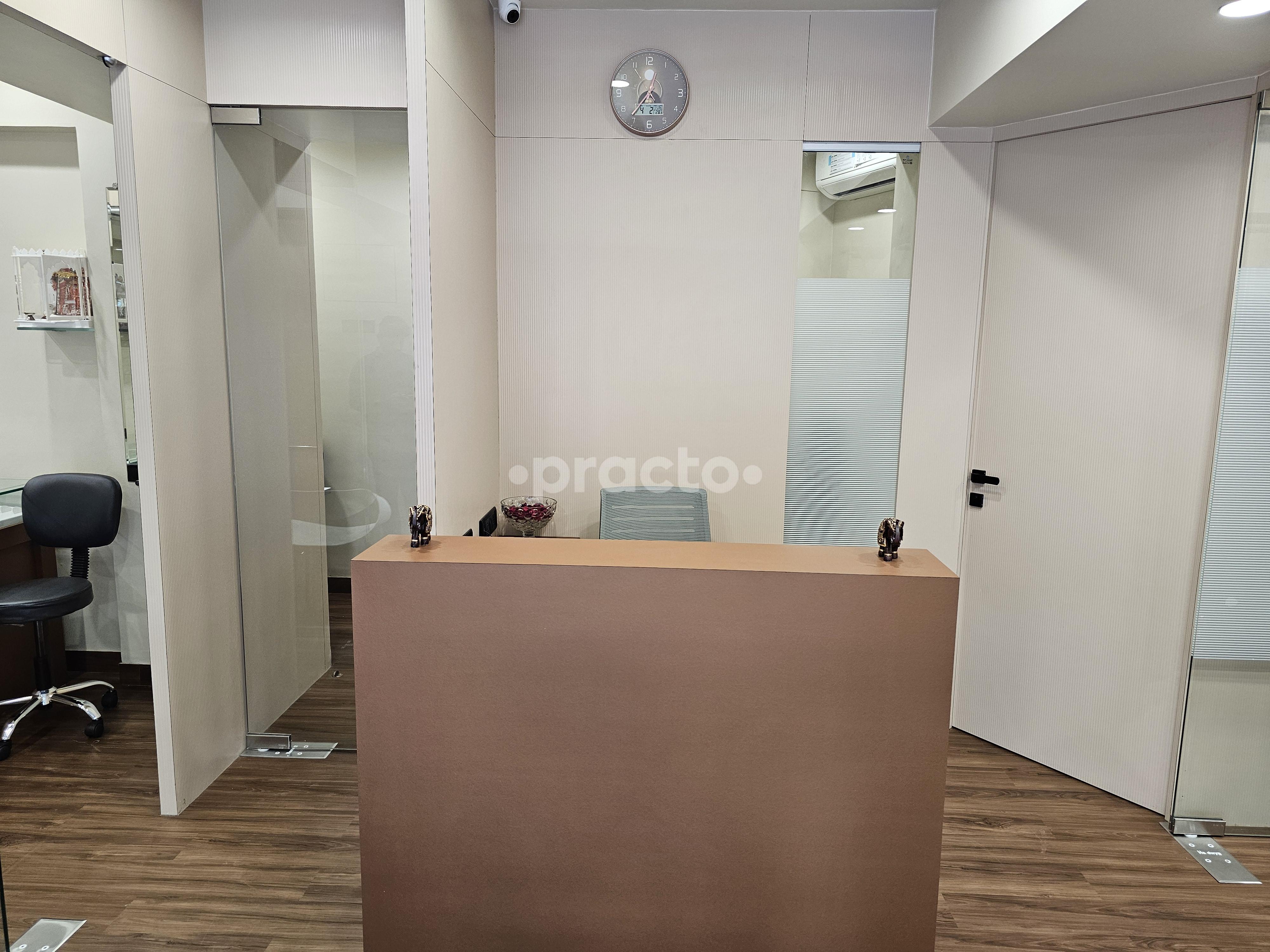 Reception Area at Shah Advance Eye Care Vileparle East Mumbai