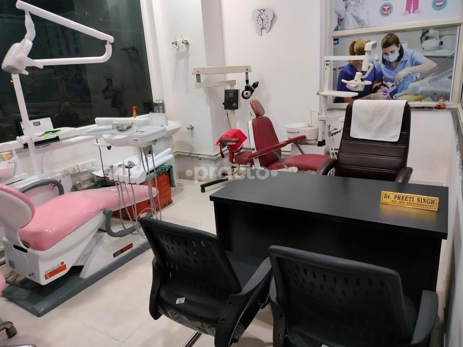 Consultation Room at Aarogyam Superspeciality Heart and Dental Clinic Vastu Khand Lucknow