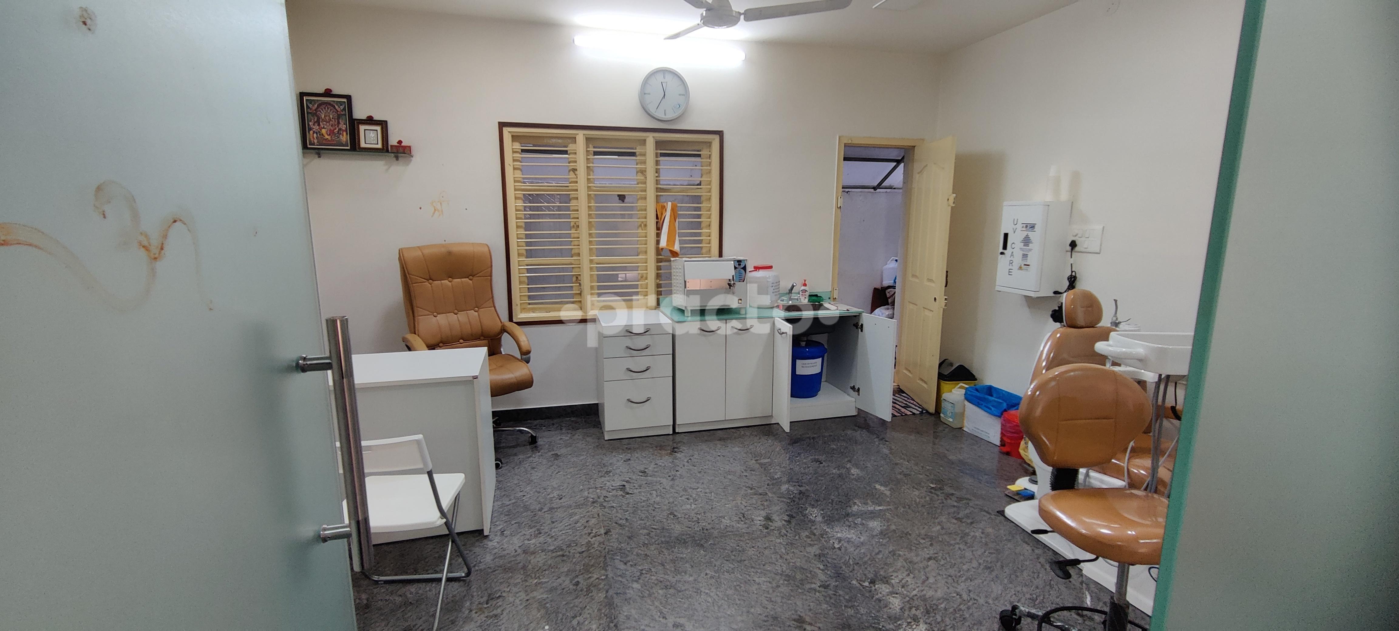 Consultation Room at Manish Dental Clinic & Acupressure Centre Chamarajpet Bangalore