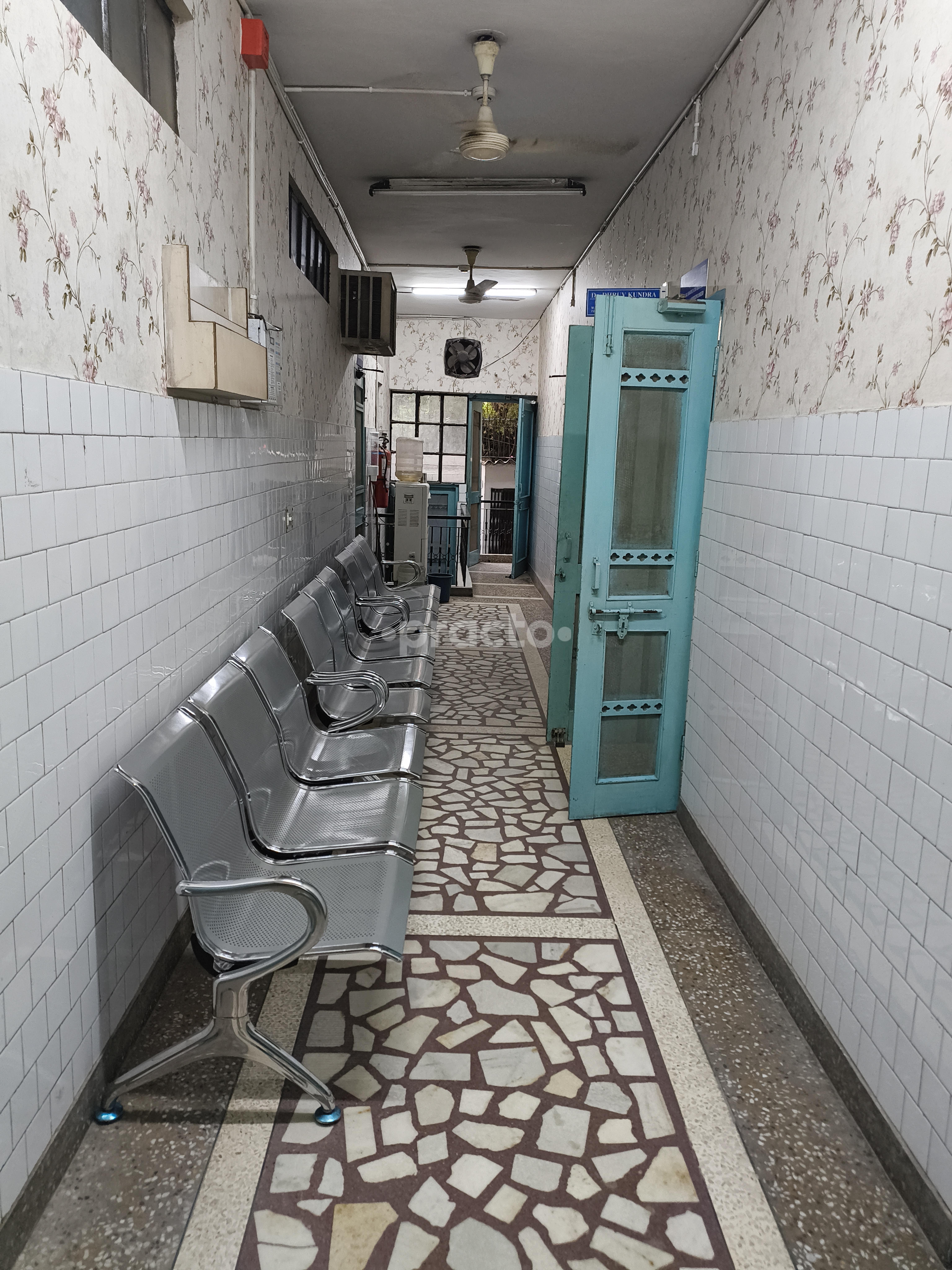 Waiting Area at Shankar Diagnostics And Polyclinic Vikas Puri Delhi