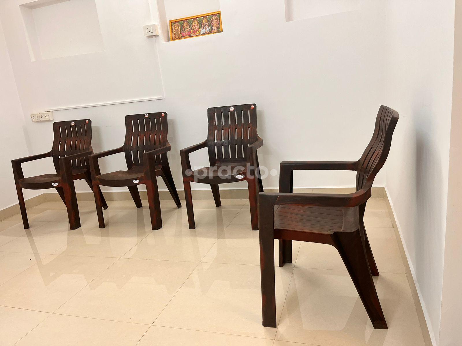 Waiting Area at Shree Clinic Thiruvanmiyur Chennai