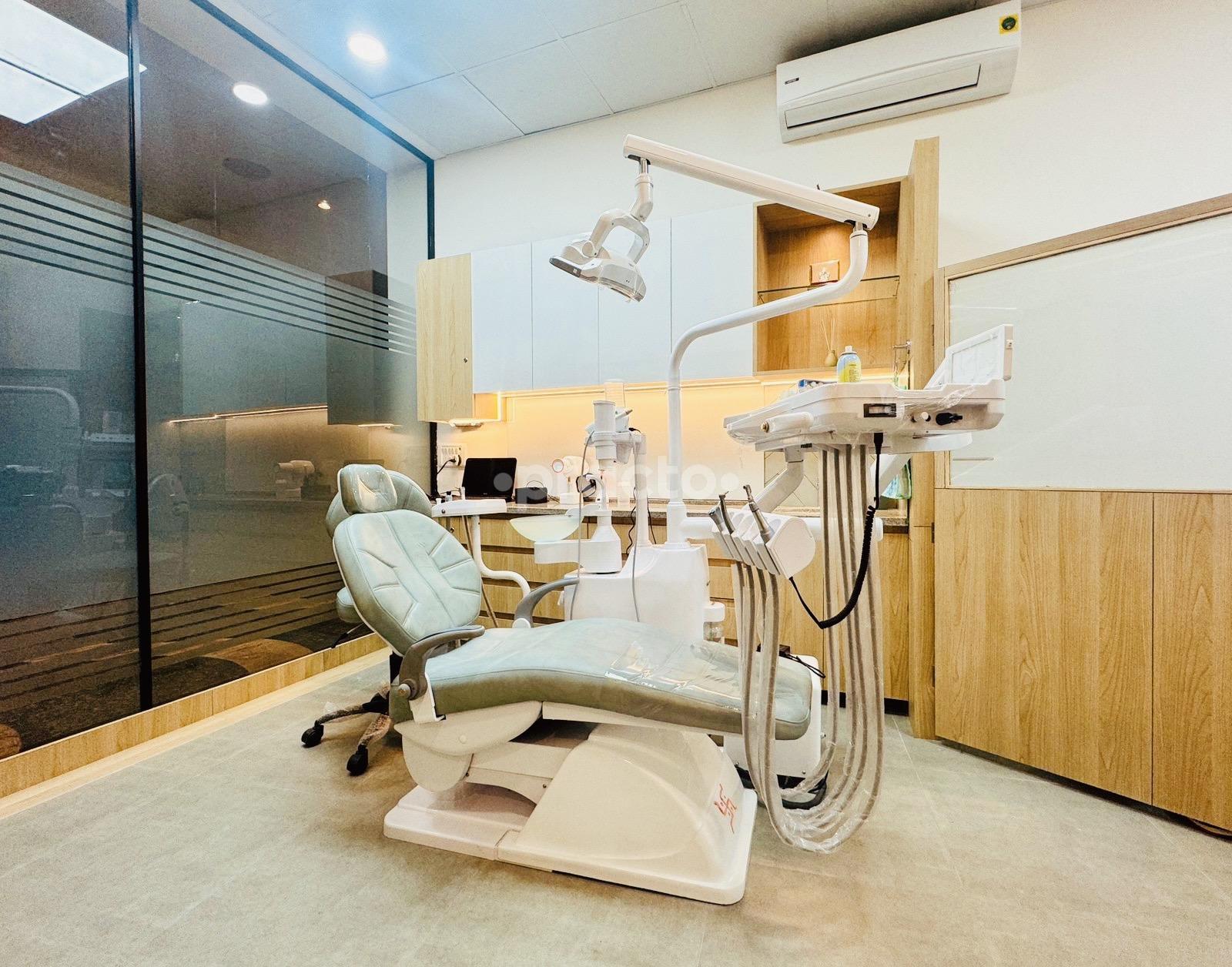 Equipment Area at Palms Dental Care Gurgaon Sector 66 Gurgaon