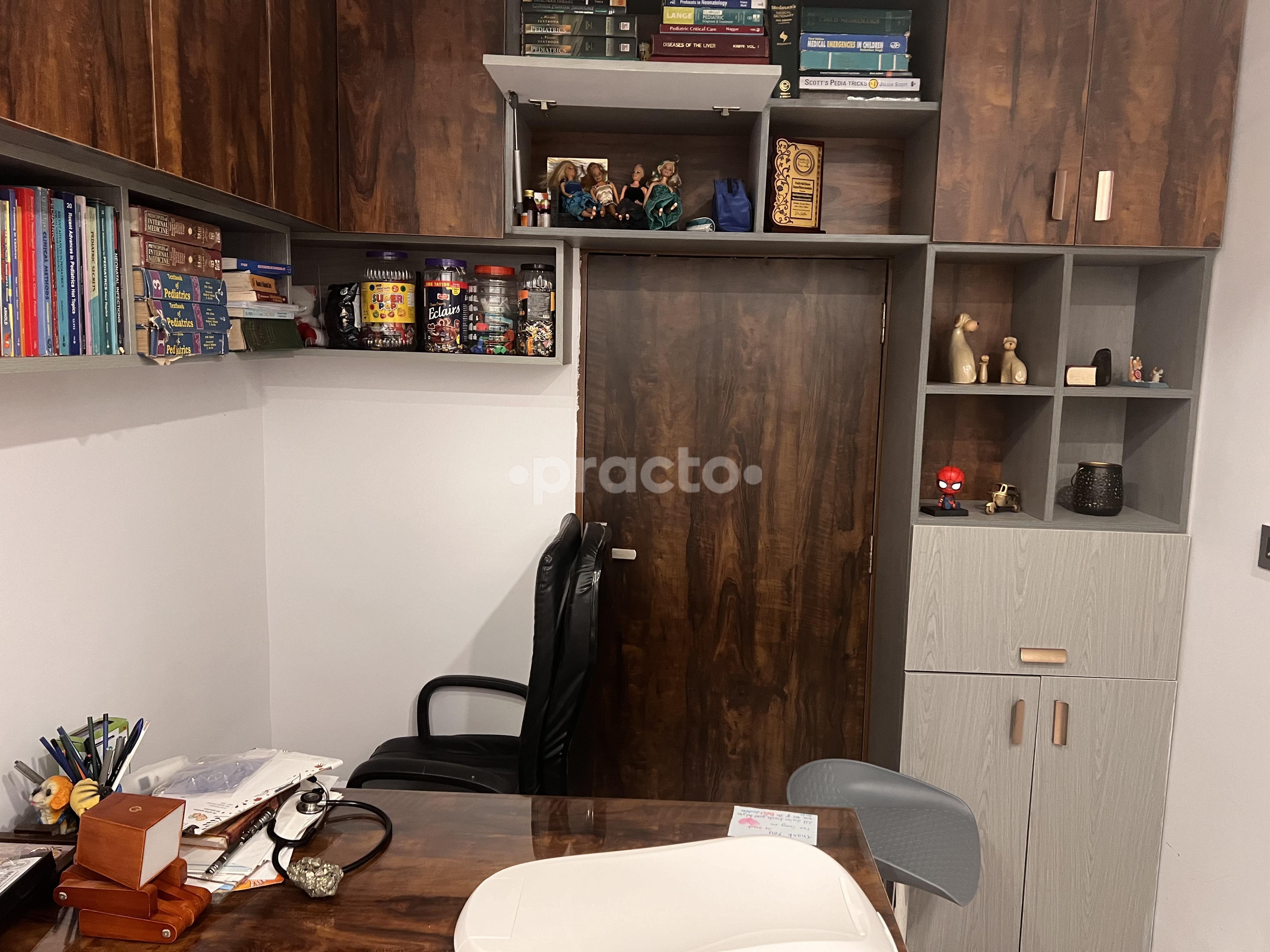 Consultation Room at Dr. Astha Agarwal Clinic Ballupur Dehradun