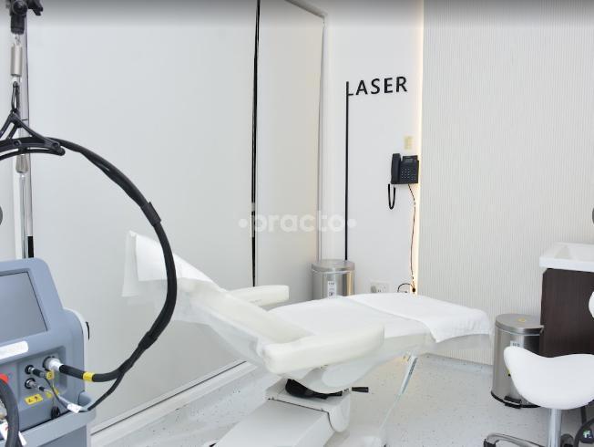 Al Wasl Aesthetic Poly Clinic Umm Suqueim 1 Dubai