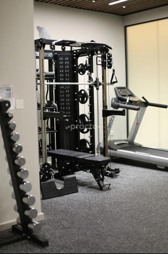 Kinesis Poly Clinic Llc Jumeirah 1 Dubai