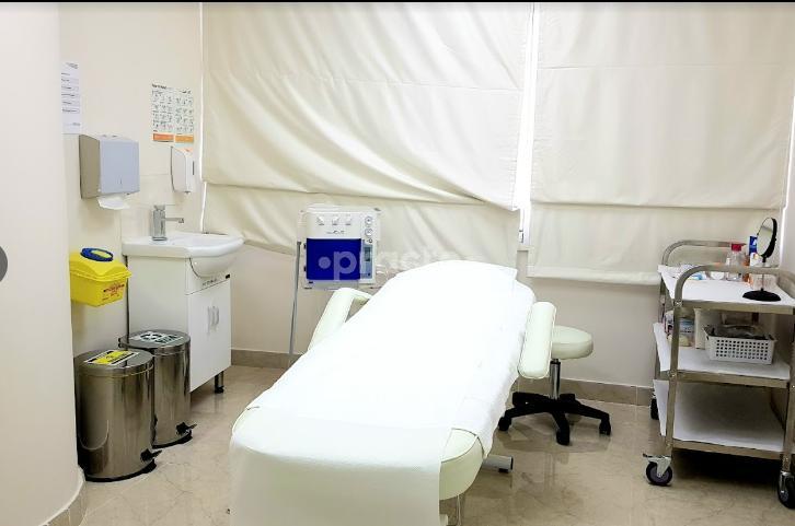 Enfield Royal Clinic Llc Al Manara Dubai