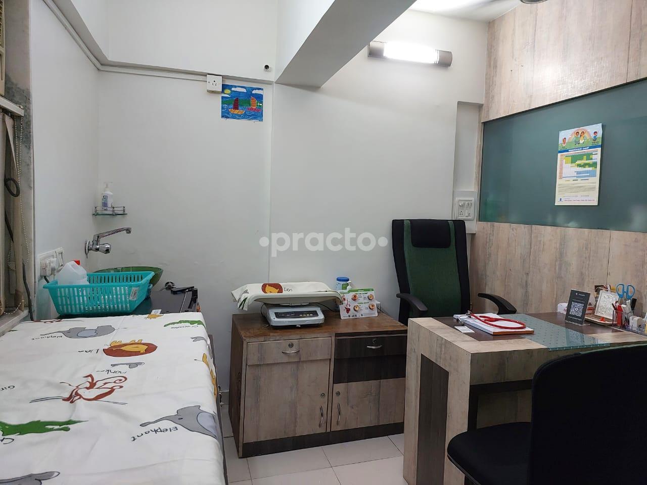 Consultation Room at Kalyani Child Care & Allergy Asthma Centre Kandivali East Mumbai