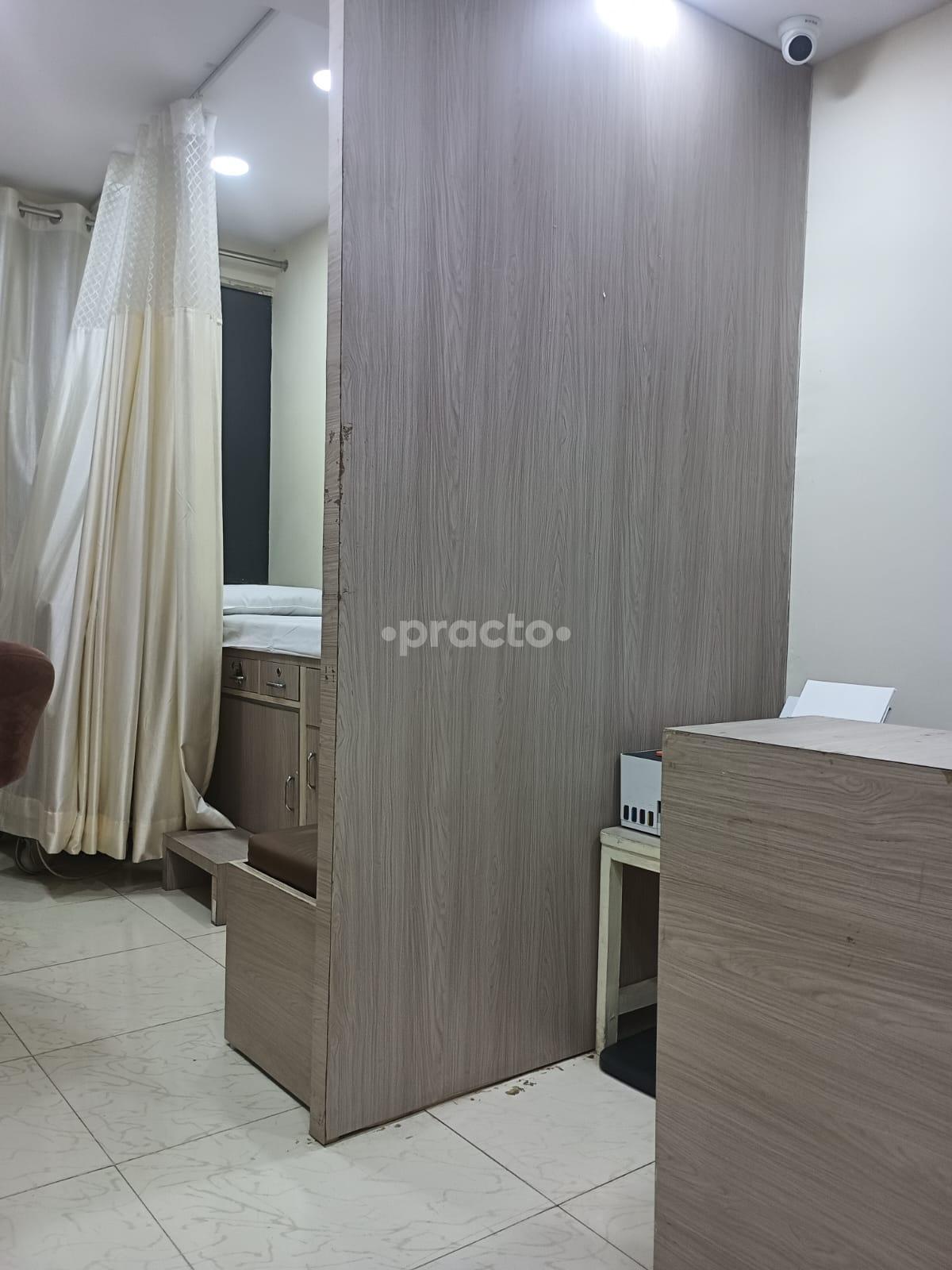 Consultation Room at Cardiac Wellness Centre Sector 18 Noida