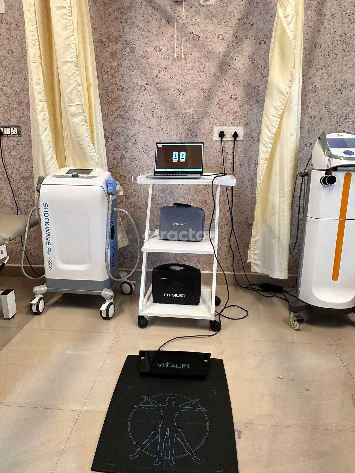 Equipment Area at Advance Physiotherapy & Chiropractic Clinic Gurgaon Sector 54 Gurgaon