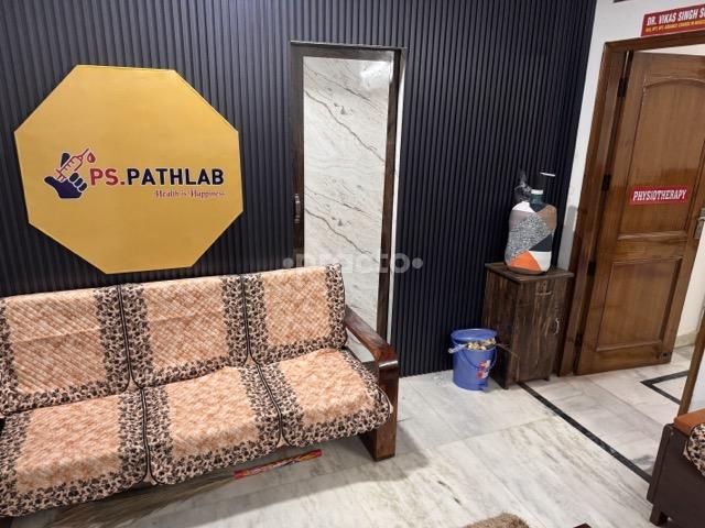 Waiting Area at Ransh Bone and Joint Clinic Saraswati Vihar Delhi